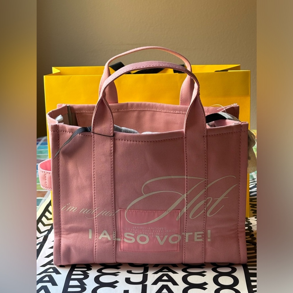 🗳️ MARC JACOBS THE VOTE TOTE 🗳️ NWT 🗳️ - Picture 12 of 16